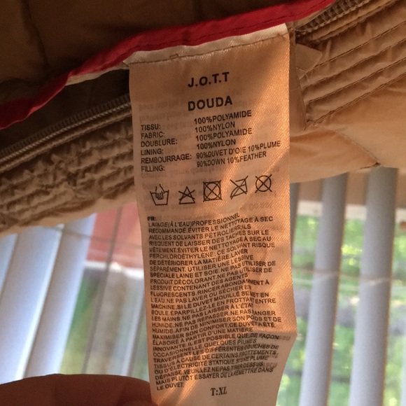 Just Over The Top,Down Feather,Small,Lightly used - Picture 7 of 7